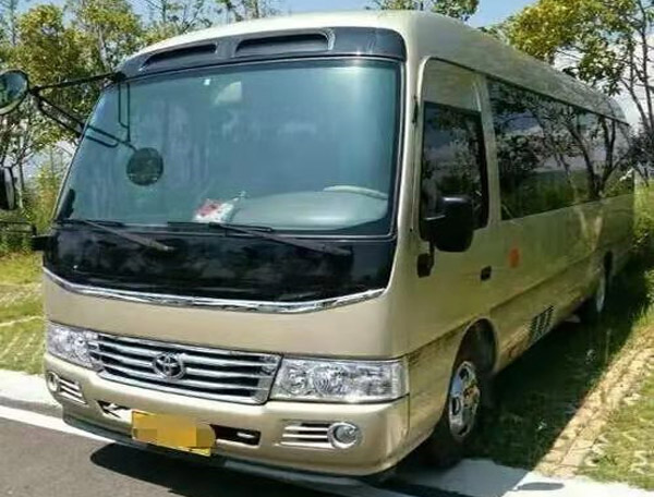 松山湖租車(chē)公司豐田大巴